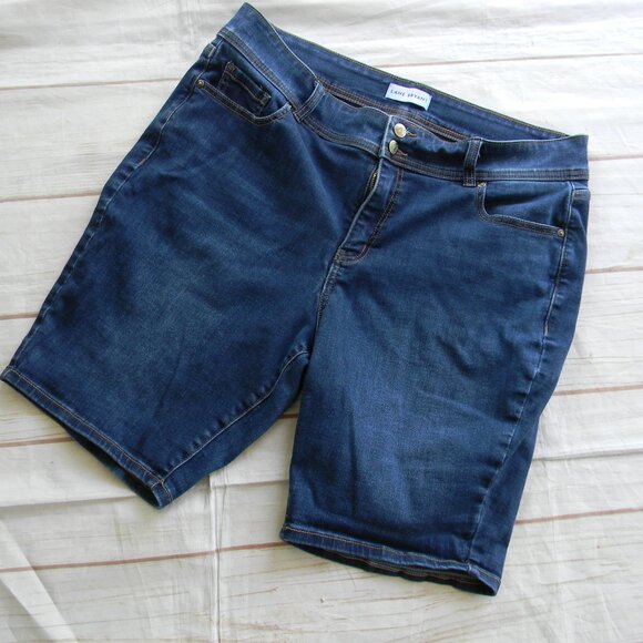 LANE BRYANT HIGH RISE BERMUDA SHORT FLEX MAGIC WAISTBAND TIGHTER TUMMY 18 - Picture 1 of 3